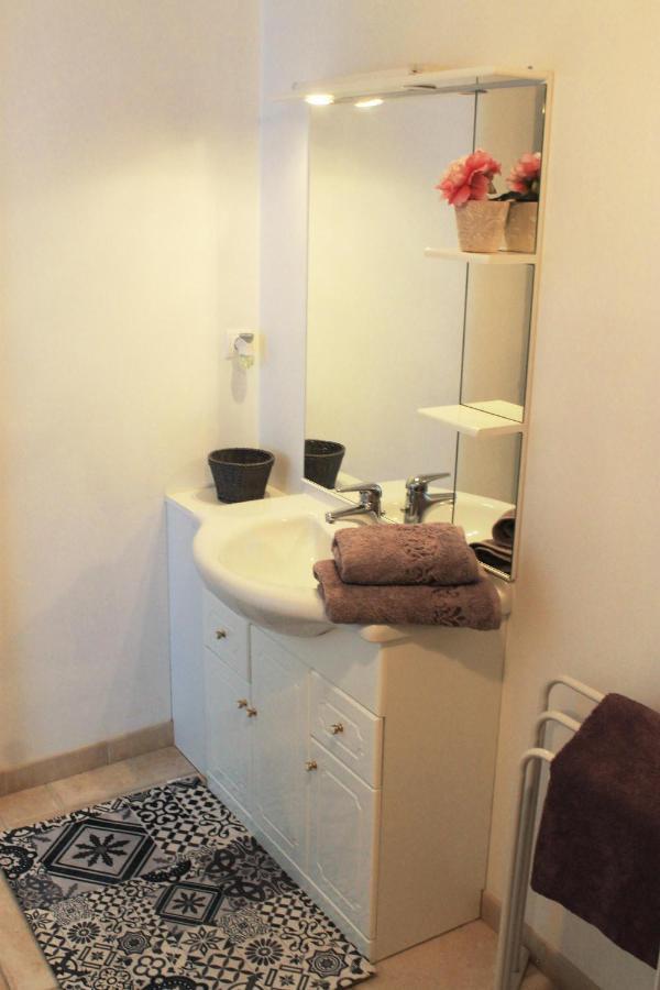 Domaine Du Jardin " Chambres D'Hotes " Saint-Jean-de-la-Haize ภายนอก รูปภาพ